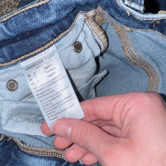 American Eagle Outfitters Super High Rise Baggy Straight Jeans - Picture 4 of 4